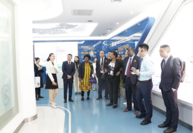 巴布亚新几内亚卫生部代表团到访重庆大学附属肿瘤医院