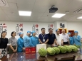 炎炎夏日送清凉   丝丝关怀暖人心
